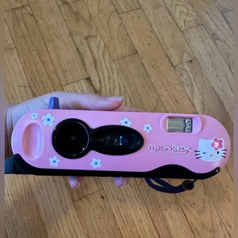 Hello Kitty Polaroid Camera – Collectible 2001